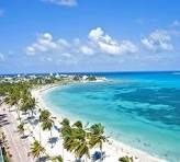Mar em tons de azul e verde da ilha de San Andrés, no Caribe colombiano